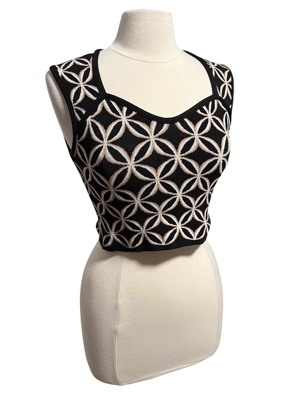 Debut Sleeveless Knit Patterned Sweetheart Crop Size S/M NWOT
